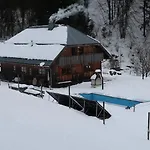 Forrest With A Pool Apartment *