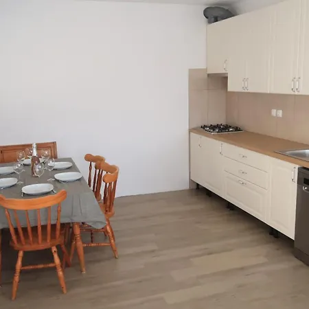 Apartment Forrest With A Pool Polhov Gradec