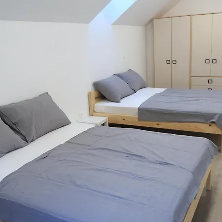 Apartment Forrest With A Pool